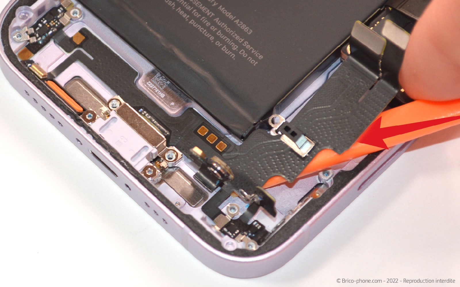 Comment changer le connecteur de charge sur iPhone 14 photo 2